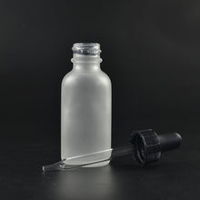 Load image into Gallery viewer, 15 ml - Compte-gouttes en verre transparent dépoli bouchon en plastique noir avec sécurité enfant (1 piece) - Essentials 4 oils
